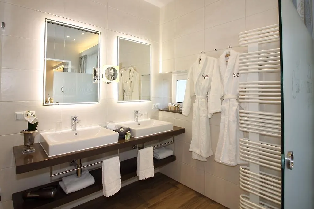 Hotel Chrysantihof Bad Birnbach 4*,
