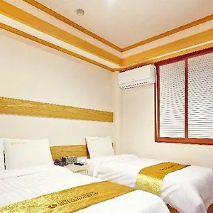Hotel Rainbow **